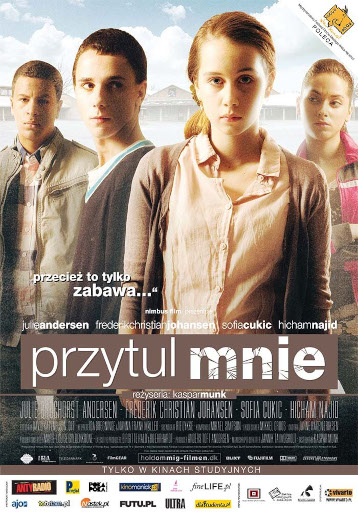 Polski plakat filmu 'Przytul Mnie'