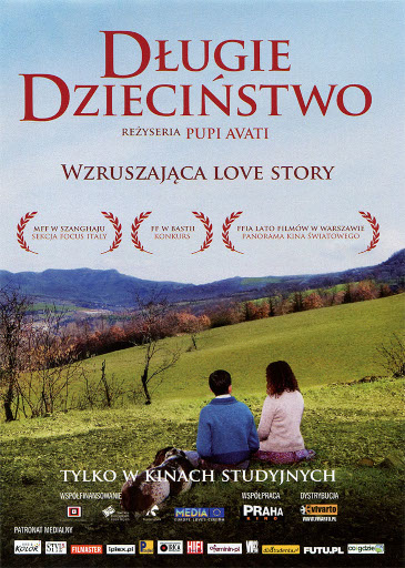 Przód ulotki filmu 'Długie Dzieciństwo'
