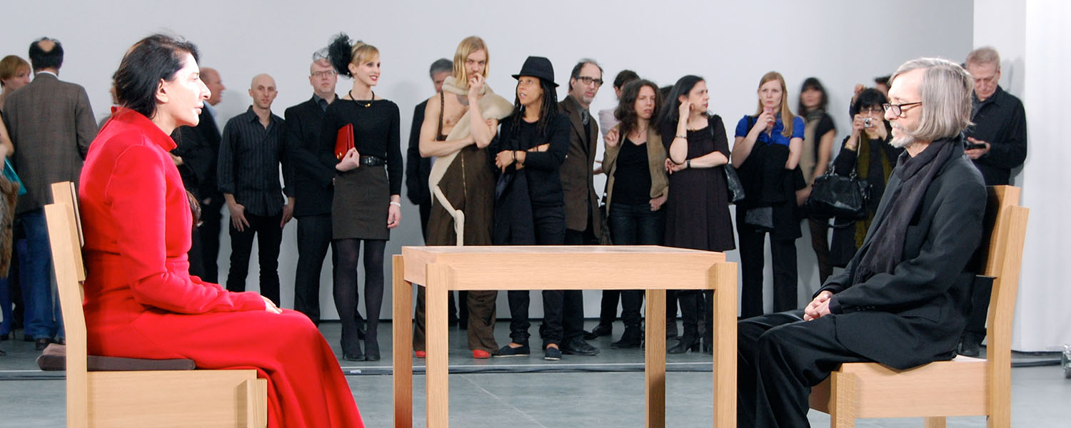 Baner filmu 'Marina Abramović: Artystka Obecna'