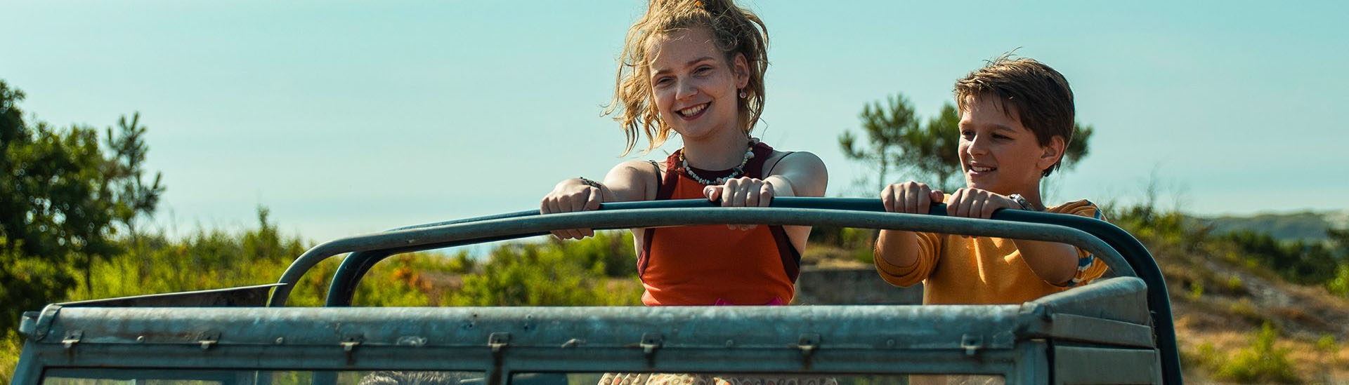 Baner filmu 'Niezwykłe lato z Tess' Baner filmu 'Niezwykłe lato z Tess'
